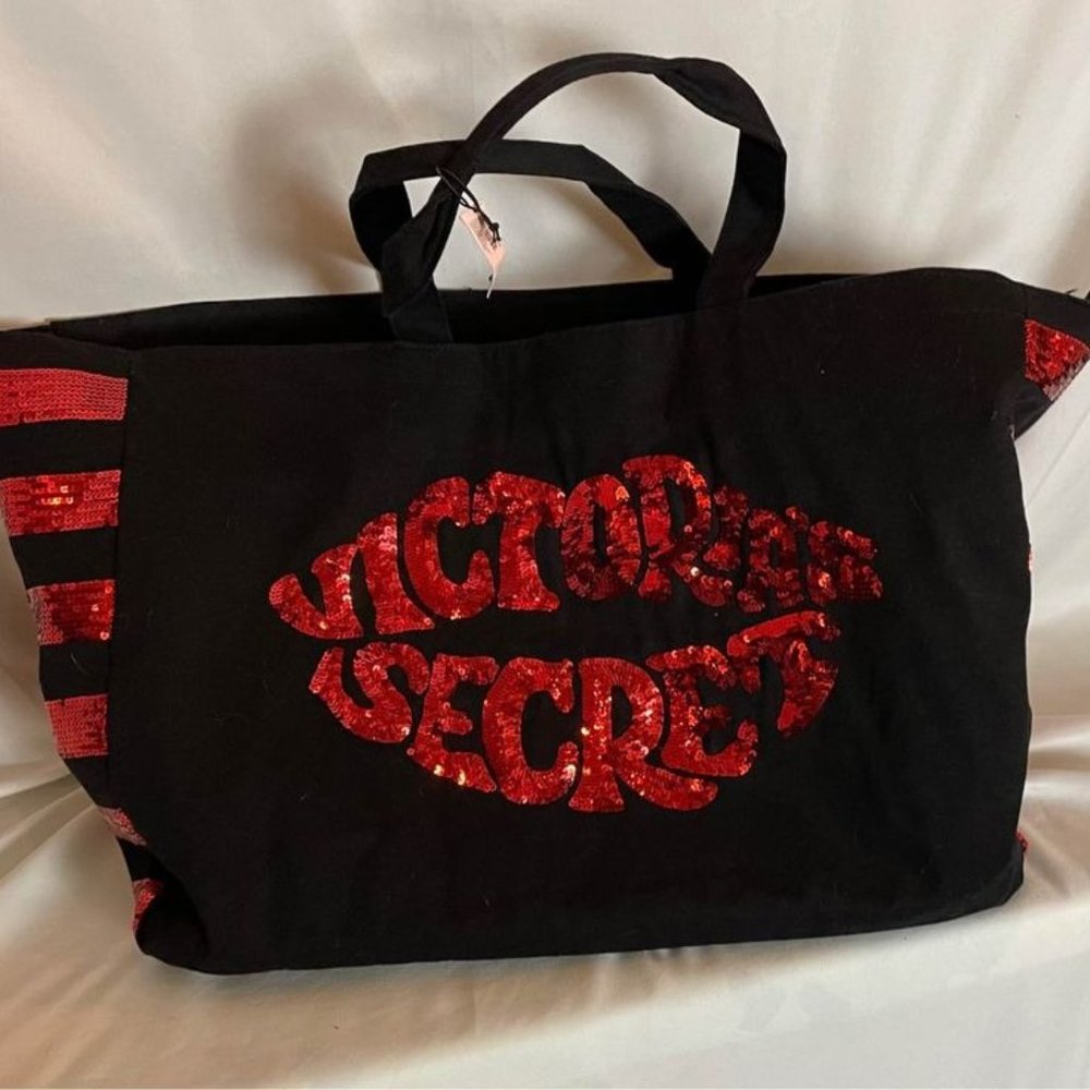 Victoria's Secret big lip bag - new with tag